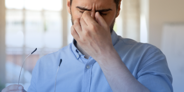Problemas nos olhos podem estar associados a doenças reumáticas