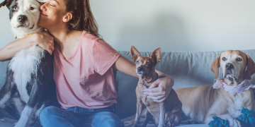 Ter animais de estimação auxilia no controle da artrite reumatoide?