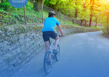 Pedalar pode ajudar a evitar e combater artrose no joelho; entenda