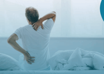 Dor nas costas que não passa pode ser algo mais sério segundo especialistas