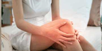 Dor no joelho ao acordar pode ser artrose e tem tratamento simples