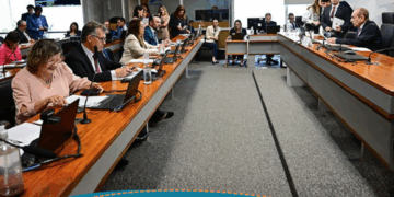 Vai ao Plenário divulgação de dados sobre fila de cirurgias no SUS