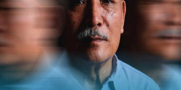 ‘Não faz mais nada’: filha relata drama do pai sem remédio para Parkinson há quase 3 meses